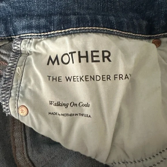 Mother jeans. 
The weekender. 
Flare leg. 
Worn a few times. - Picture 4 of 8